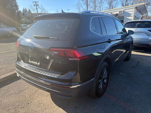 Used 2022 Volkswagen Tiguan SE w/ Panoramic Sunroof Package AWD/4WD image 6