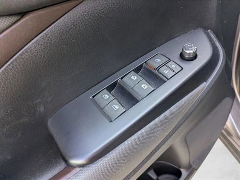 Used 2016 Toyota Highlander LE image 9