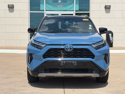 Used 2022 Toyota RAV4 XSE AWD/4WD image 3