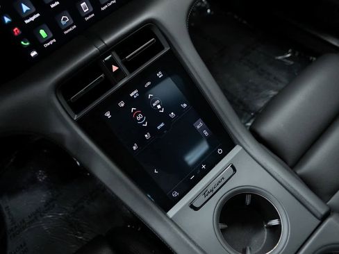 Used 2022 Porsche Taycan 4S image 21