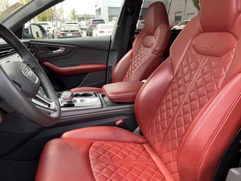 Used 2024 Audi SQ8 Prestige w/ Prestige Package image 16