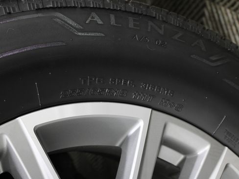 Used 2022 Chevrolet Traverse LT w/ LPO, Cargo Package image 40