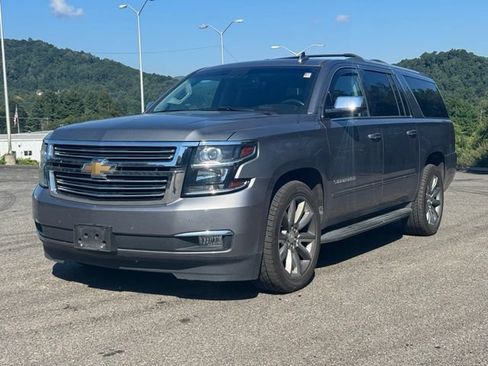 Used 2018 Chevrolet Suburban Premier AWD/4WD image 3