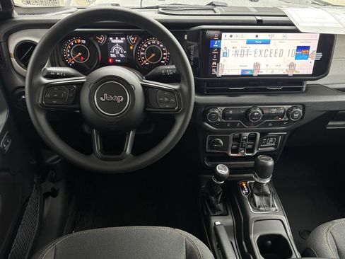 New 2026 Jeep Gladiator Sport AWD/4WD image 10
