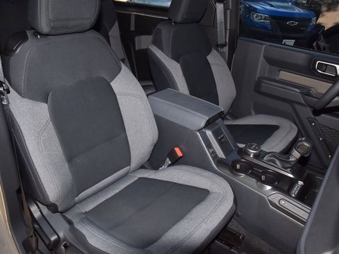 Used 2025 Ford Bronco 2-Door AWD/4WD image 19