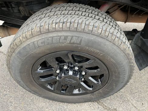 Used 2018 Chevrolet Silverado 2500 LT w/ Midnight Edition AWD/4WD image 17