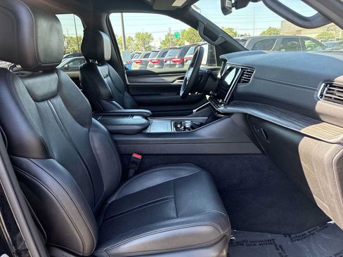 Certified 2024 Jeep Wagoneer L Series II w/ Flexible Seating Group AWD/4WD image 26