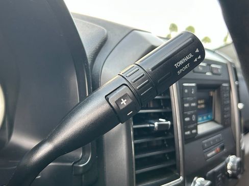 Used 2017 Ford F150 XLT RWD image 13