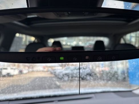 Used 2022 Toyota Camry XLE w/ Navigation Upgrade Package image 29