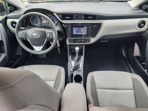 Used 2017 Toyota Corolla LE image 17