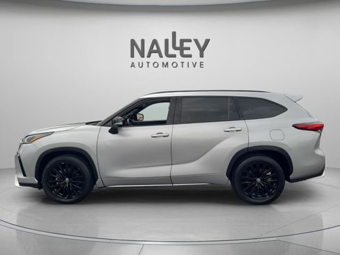 Certified 2023 Toyota Highlander XSE image 2