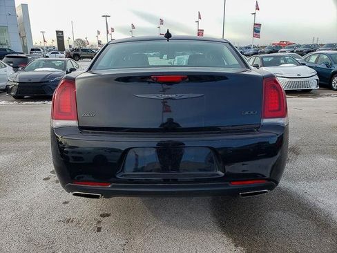 Used 2020 Chrysler 300 Touring w/ Sport Appearance Package image 6
