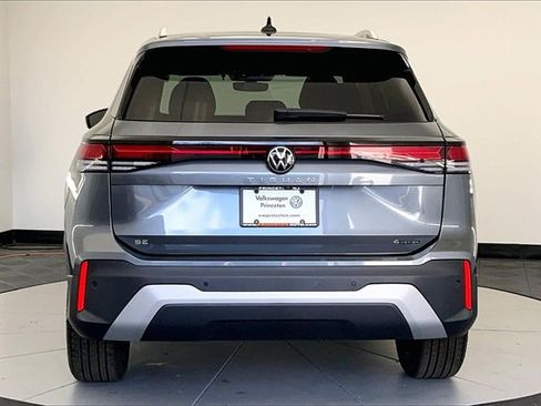 New 2026 Volkswagen Tiguan SE image 5