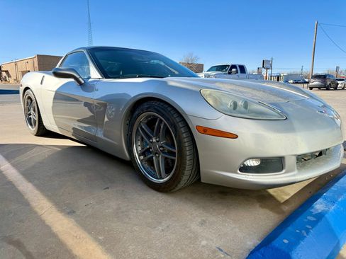 Used 2005 Chevrolet Corvette Coupe w/ Preferred Equipment Group image 1