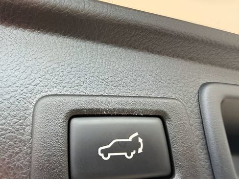 Used 2016 Subaru Forester 2.5i Limited AWD/4WD image 9