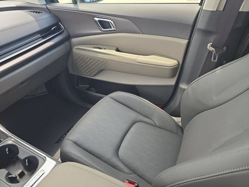 New 2026 Kia Carnival EX FWD image 16
