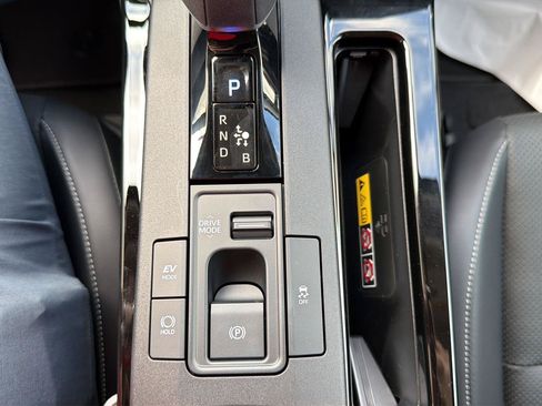 New 2026 Toyota Prius XLE FWD image 17