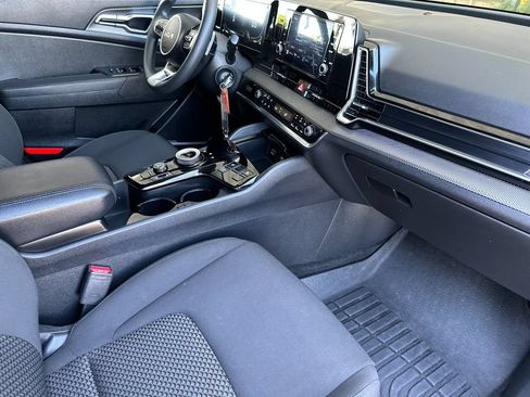 Used 2023 Kia Sportage LX AWD/4WD image 15