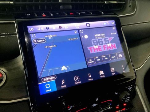 Used 2025 Jeep Grand Cherokee Limited AWD/4WD image 6