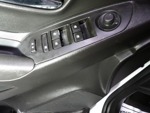 Used 2019 Chevrolet Trax LT w/ LT Convenience Package FWD image 8