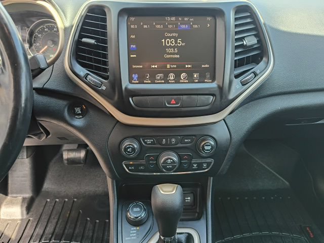 Used 2015 Jeep Cherokee Latitude w/ Comfort/Convenience Group AWD/4WD image 22