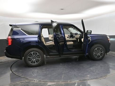 Certified 2025 Nissan Armada Platinum image 32