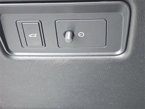 Used 2021 Land Rover Range Rover Sport HST image 29