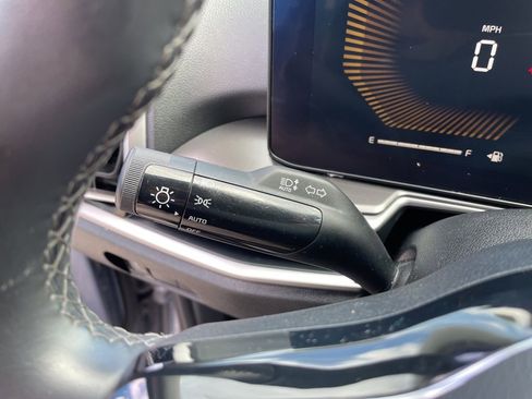 Used 2024 Kia Sorento S image 16