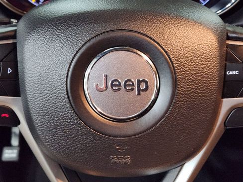 Used 2019 Jeep Grand Cherokee Altitude image 48