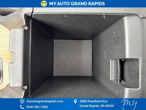 Used 2017 GMC Acadia Denali image 29