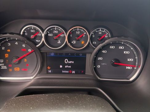 Used 2021 Chevrolet Suburban LT AWD/4WD image 14