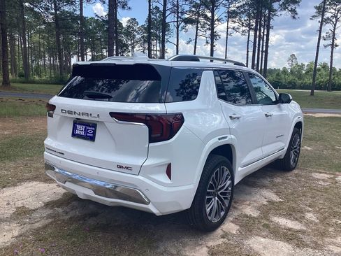 New 2026 GMC Terrain Denali w/ LPO, Floor Liner Package AWD/4WD image 5