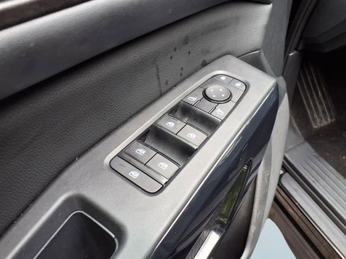 Used 2024 Nissan Pathfinder SV image 14