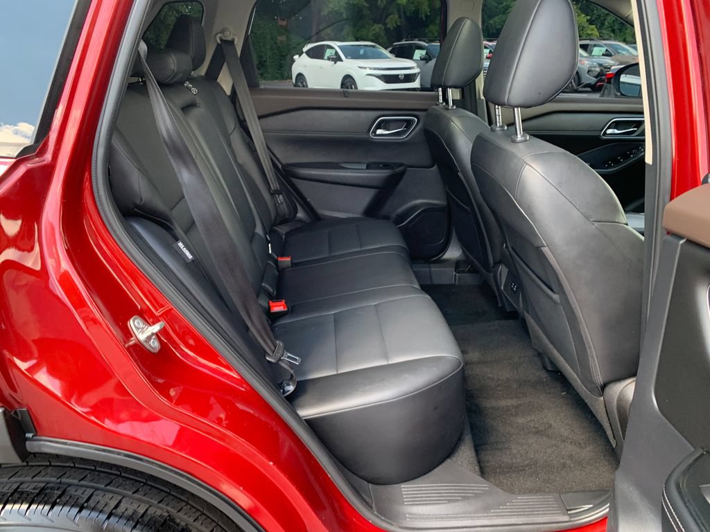 Used 2021 Nissan Rogue SV w/ Premium Package AWD/4WD image 29