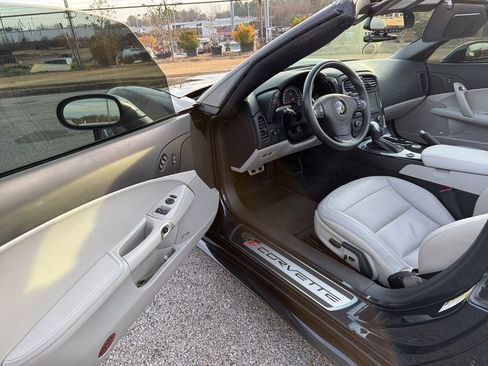 Used 2013 Chevrolet Corvette Grand Sport w/ 3LT Preferred Equipment Group image 23