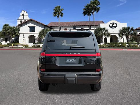 Used 2024 Lexus GX 550 w/ Accessory Package (Z1) AWD/4WD image 3