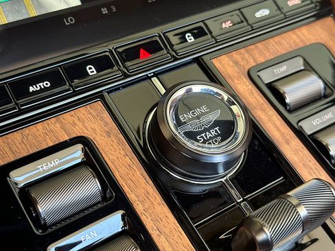 Used 2025 Aston Martin DB12 Convertible RWD image 24
