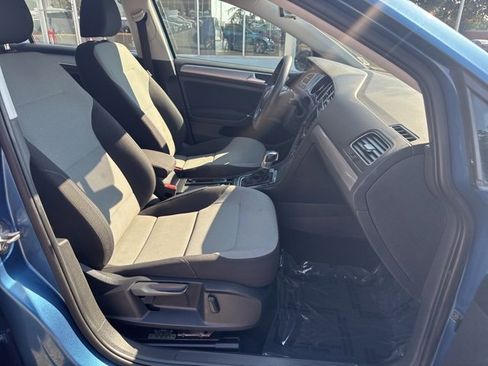 Used 2016 Volkswagen e-Golf SE w/ DC Fast Charging Package image 20