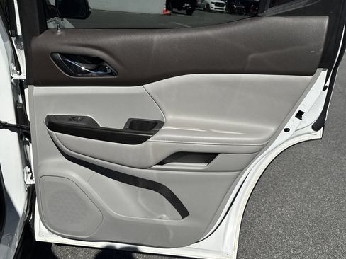 Used 2021 GMC Acadia SLT image 22