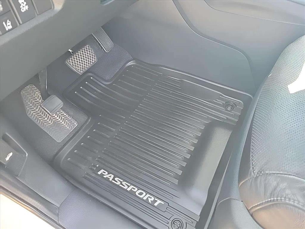 Used 2023 Honda Passport EX-L image 16