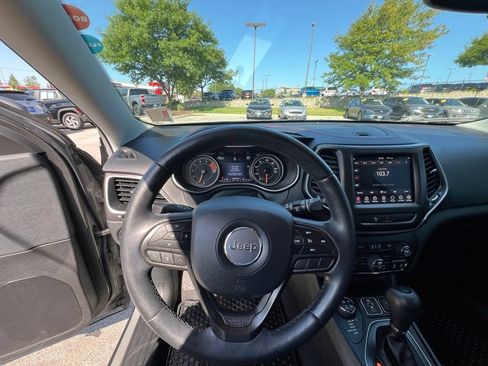 Used 2019 Jeep Cherokee Trailhawk w/ Cold Weather Group AWD/4WD image 44