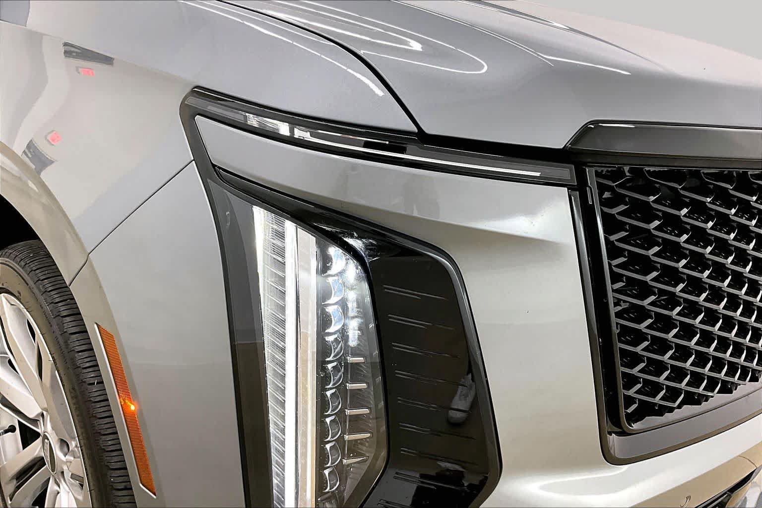 Used 2025 Cadillac Escalade Sport Platinum w/ LPO, Floor Liner Package AWD/4WD image 27