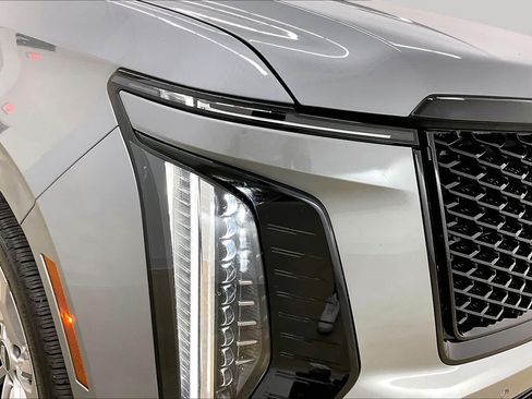 Used 2025 Cadillac Escalade Sport Platinum w/ LPO, Floor Liner Package AWD/4WD image 27
