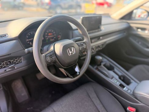 Used 2024 Honda Accord EX image 11
