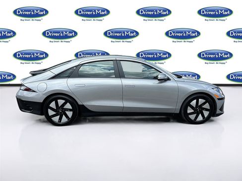 Used 2024 Hyundai Ioniq 6 SE RWD image 8