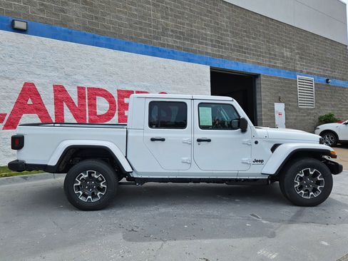 New 2026 Jeep Gladiator Sport image 8