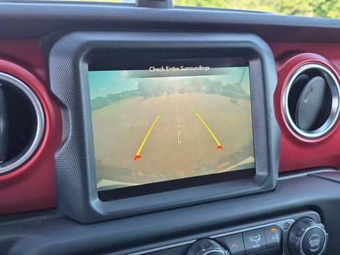 Used 2023 Jeep Wrangler Unlimited Rubicon AWD/4WD image 26