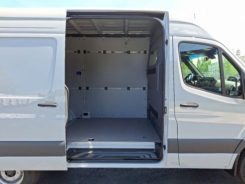 Used 2025 Mercedes-Benz Sprinter 3500 image 8