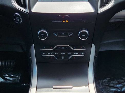 Used 2019 Ford Edge SEL w/ Equipment Group 201A AWD/4WD image 31