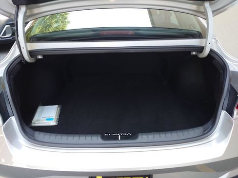 Certified 2023 Hyundai Elantra SEL w/ Convenience Package FWD image 25